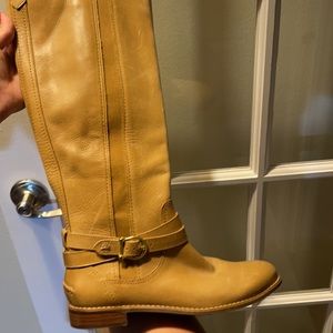 Sperry light brown boots